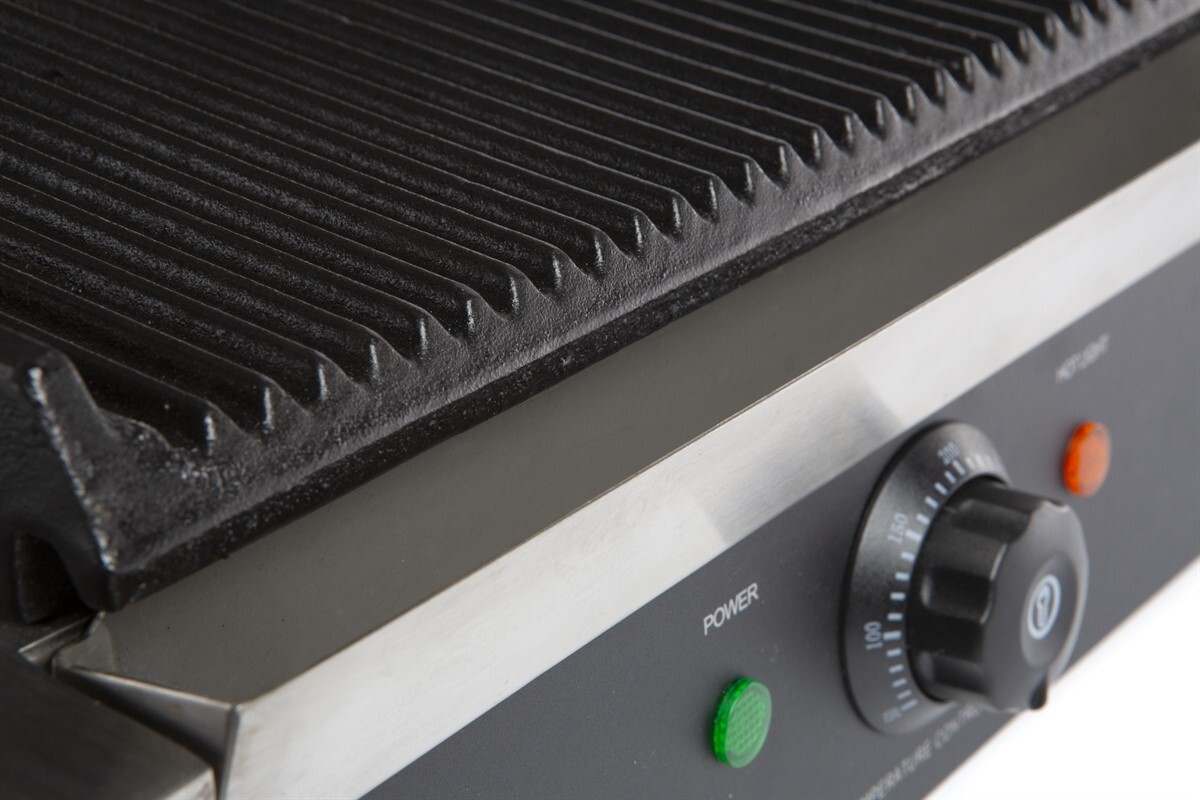 Combisteel Contact Grill Panini, 2.2 kW, Ribbed Plate 4