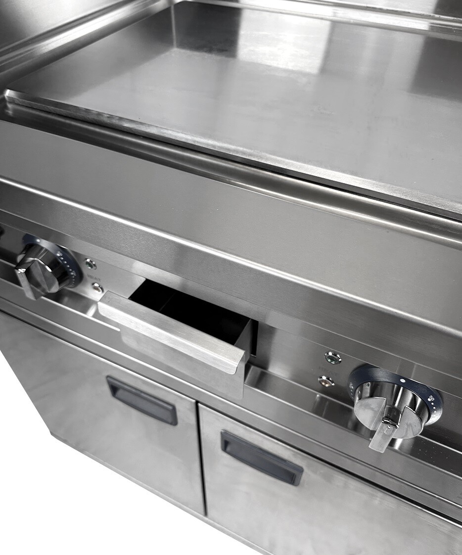 Combisteel Entry 700 Electric Fry Top Chrome, 8.1 kW Double Zone 6