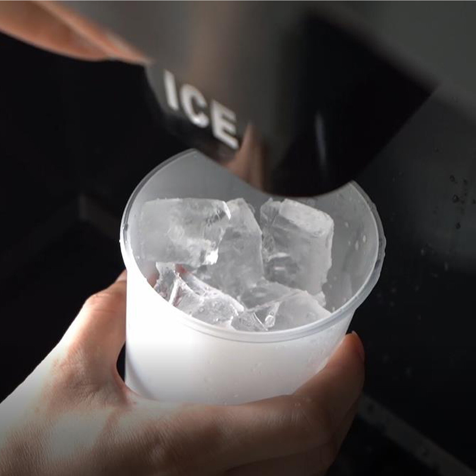 Combisteel Ice Dispenser 60kg Capacity, 5kg/min Output 3