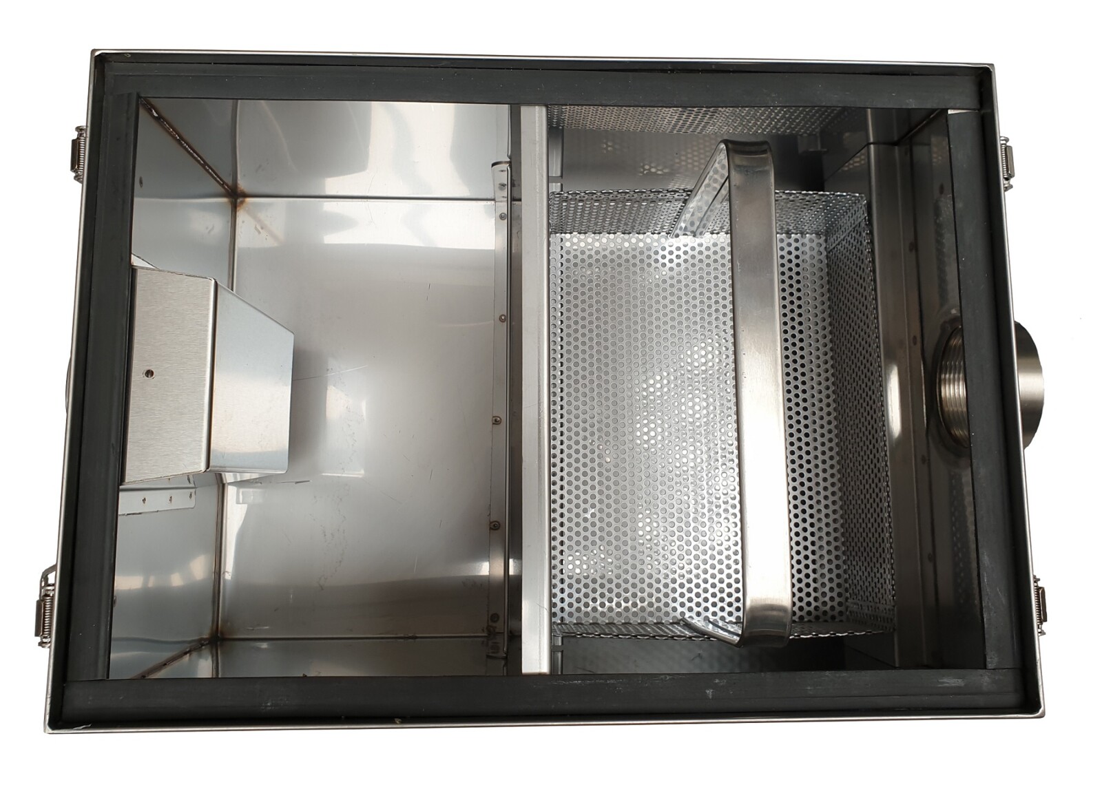 Stainless Steel Grease Trap 89L, 650x450x325mm 3