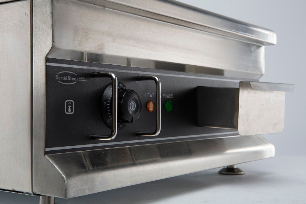 Combisteel Electric Fry Top Chrome 500, 3kW, Smooth Griddle 2