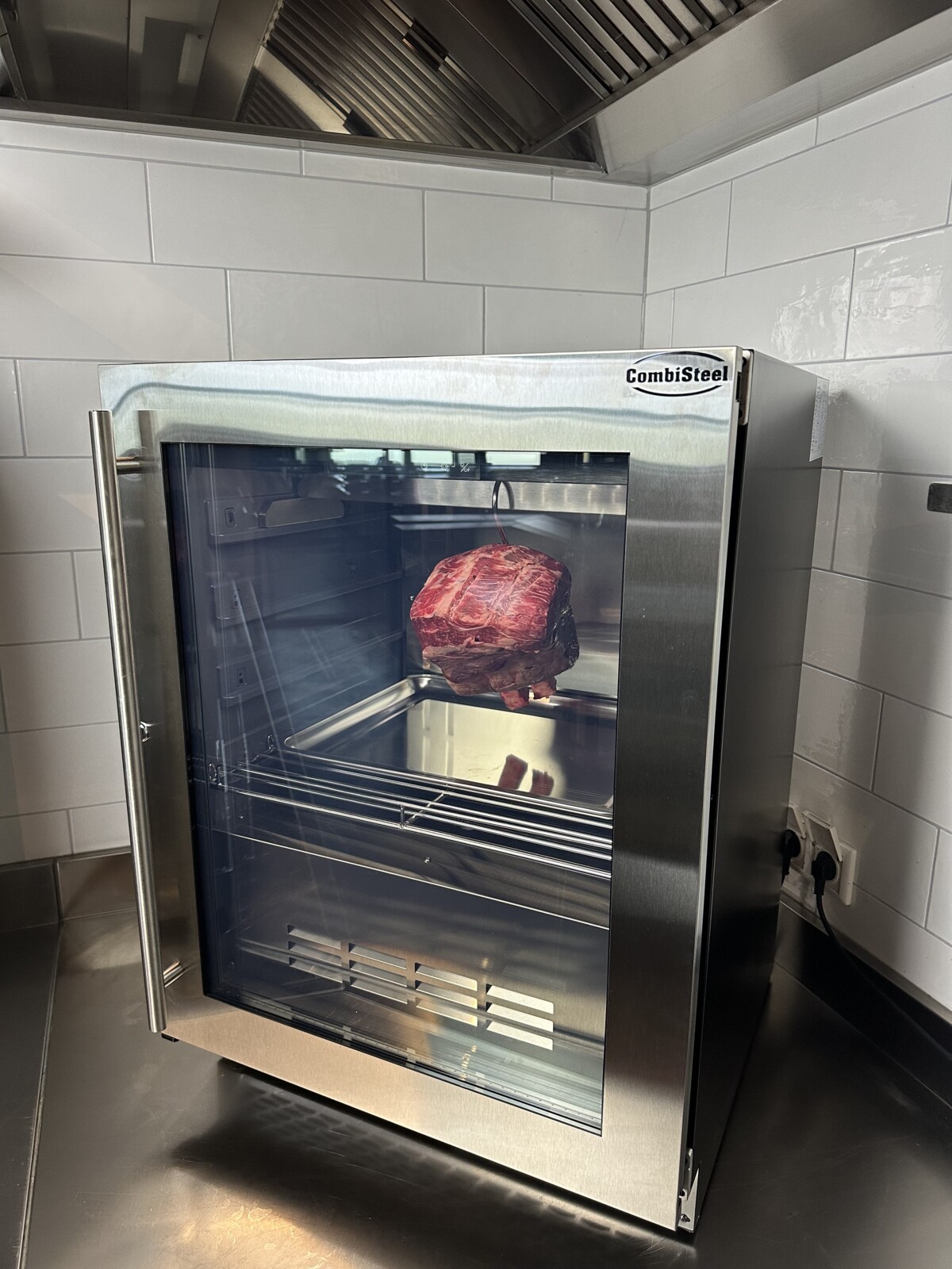 Combisteel Dry Age Cabinet 127L, LCD Display, Ventilated Cooling 5