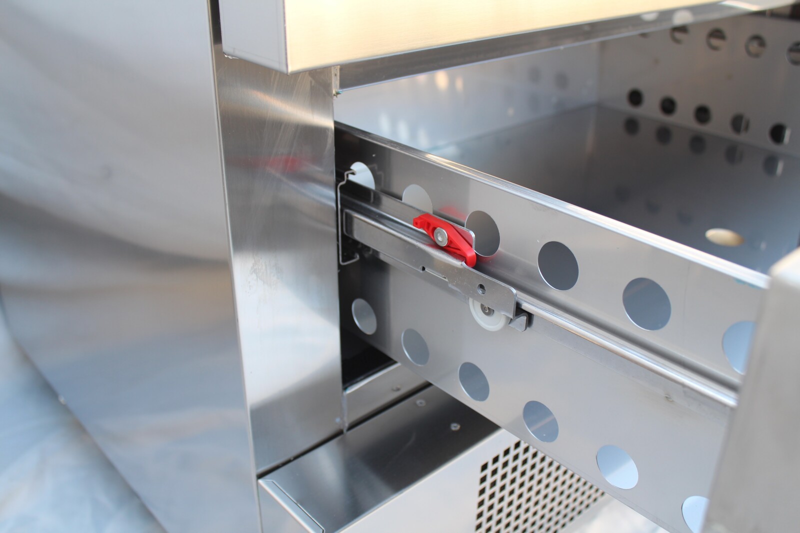 Combisteel Switchable Refrigerated Freezer Counter 2 Drawers 4x 1/1GN 3