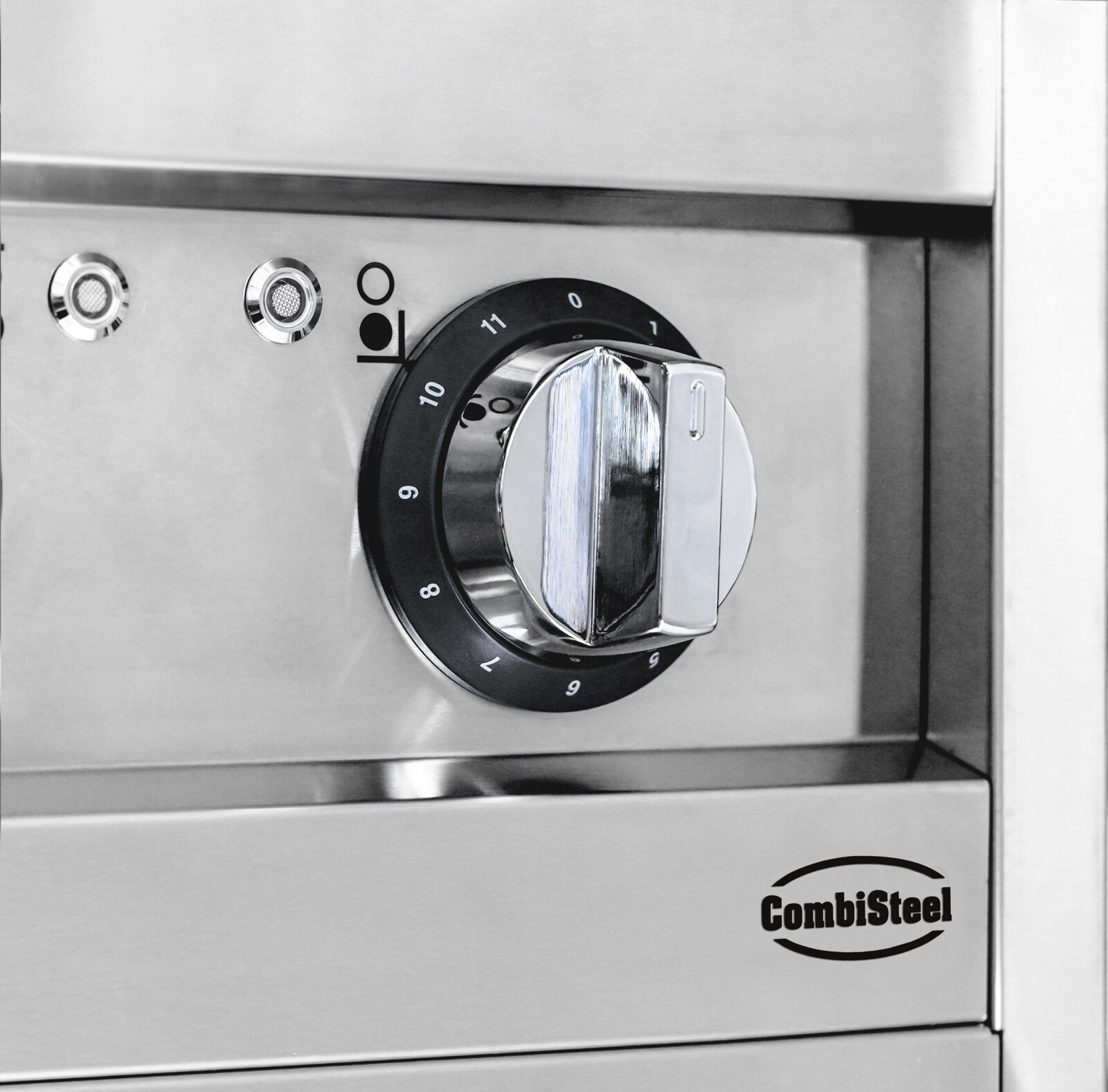 Combisteel Entry 700 Induction Stove 2 Hob, 7kW, Freestanding 4
